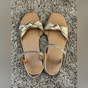 Cat & Jack Metallic Gold Knot Sandals - Big Girls Sz 3